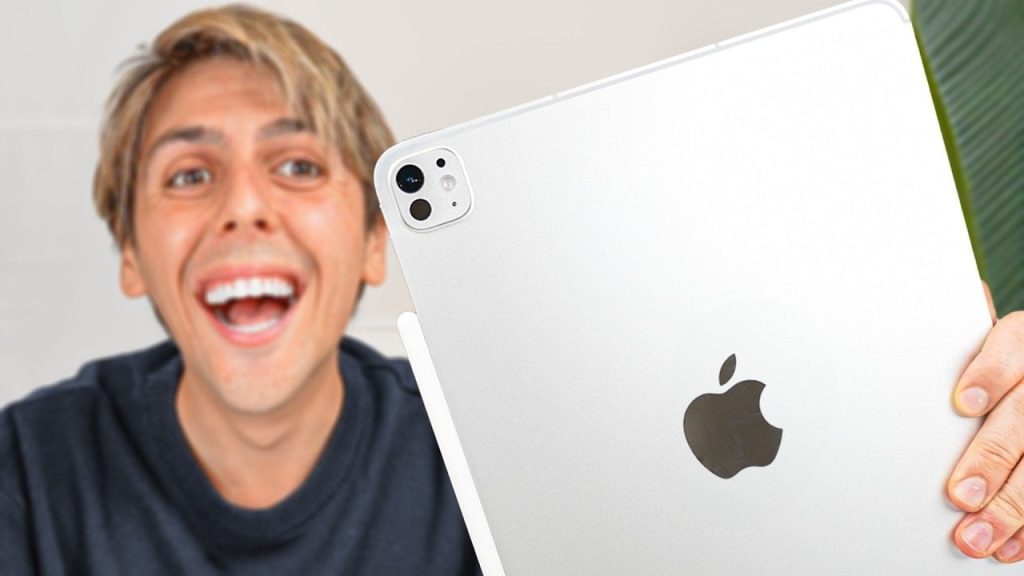 iPad Pro M5 showcasing its Ultra Retina XDR display with vibrant colors